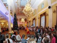 «Подарим Новый год детям»: губернатор дал старт традиционной новогодней благотворительной акции